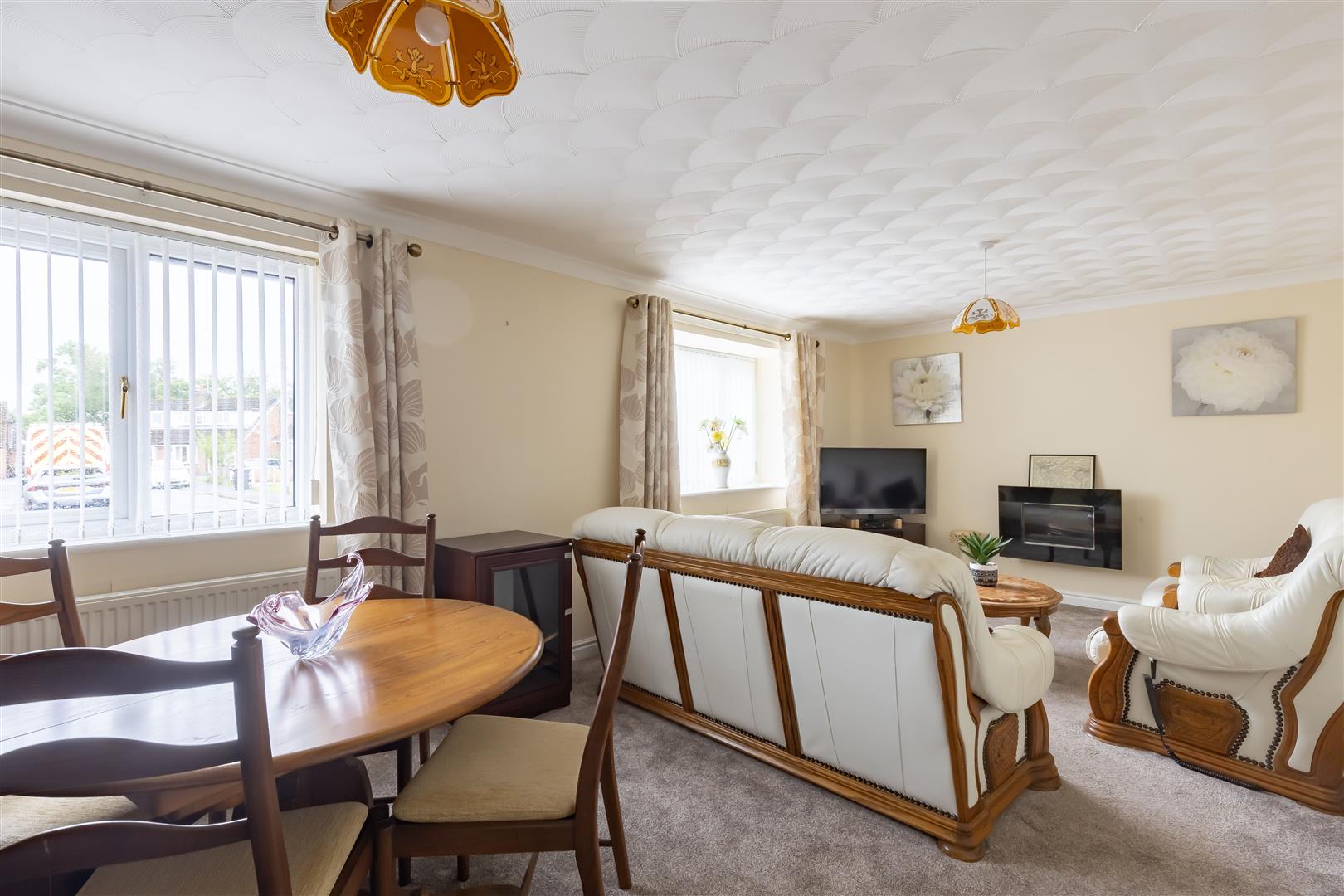 2 bed property in Churchside, Preston